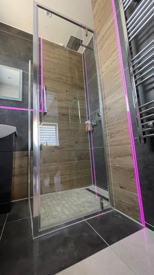 #4 Tgha Luxury One Bedroom Apartment In Athlone Luaran gambar